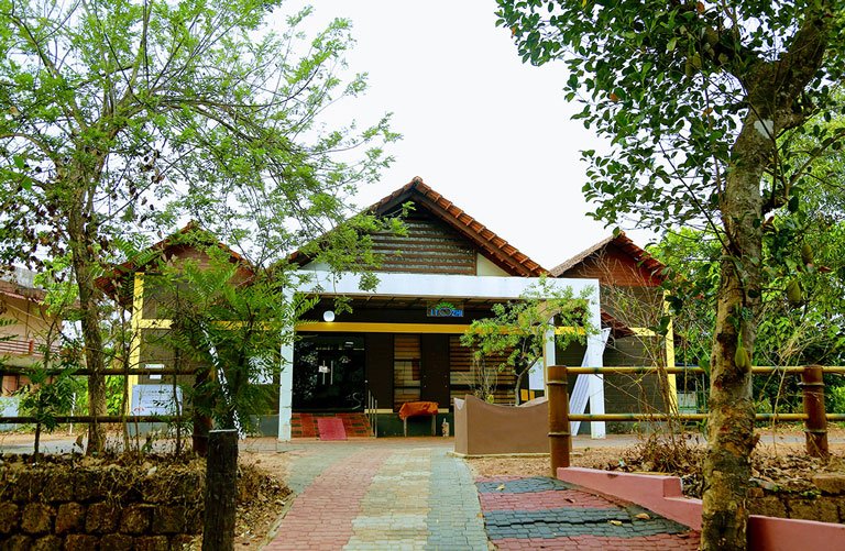 Itoozhi-Ayurveda-Nursing-Home-Ayurveda-Hospital-Mayyil-1